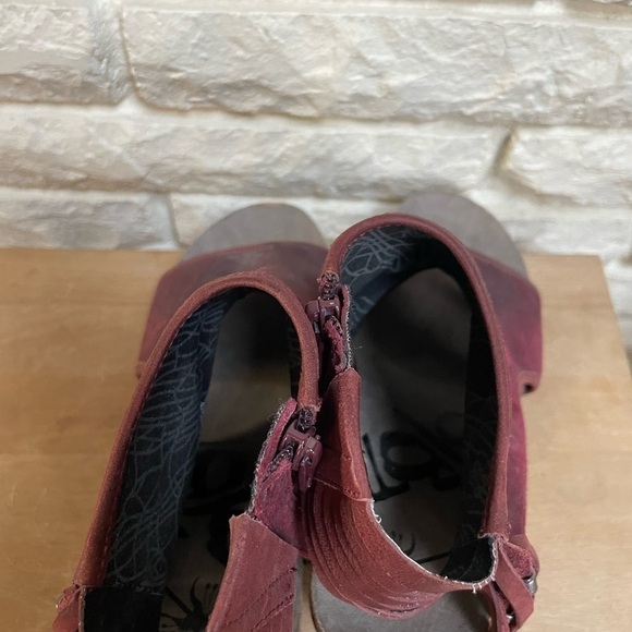 OTBT Free Spirit peep toe sandals booties chunky heel Wine color fringe Boho 9.5 - Picture 4 of 6